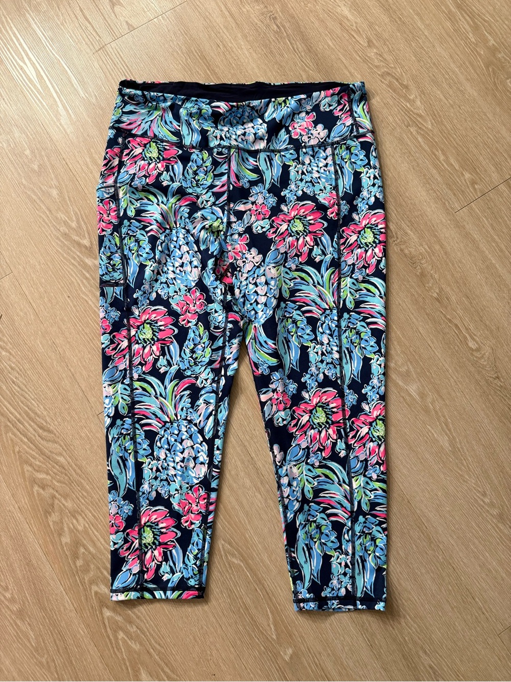 Lilly Pulitzer UPF 50+ Luxletic Weekender Leggings in Pineapple Paradise